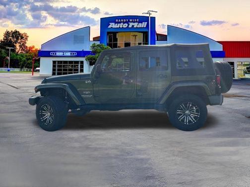 Jeep Green Metallic Clearcoat/Khaki Hard Top 2009 Jeep Wrangler Unlimited Sahara