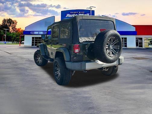 Jeep Green Metallic Clearcoat/Khaki Hard Top 2009 Jeep Wrangler Unlimited Sahara