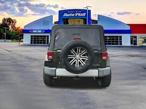 Jeep Green Metallic Clearcoat/Khaki Hard Top 2009 Jeep Wrangler Unlimited Sahara