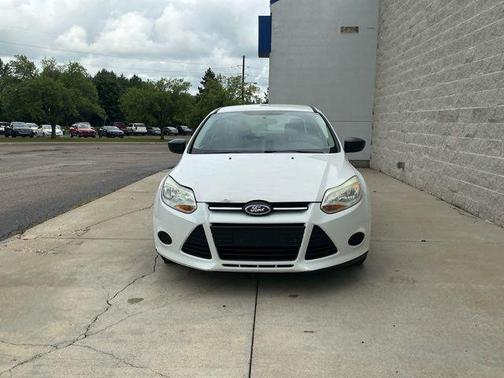 Oxford White 2013 Ford Focus S