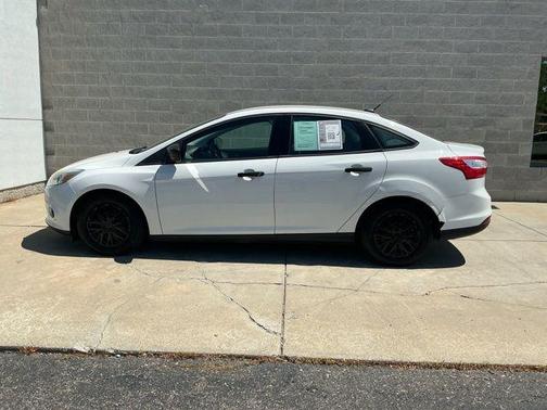 Oxford White 2013 Ford Focus S