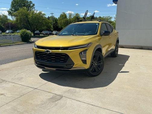 Nitro Yellow Metallic 2024 Chevrolet Trax FWD ACTIV