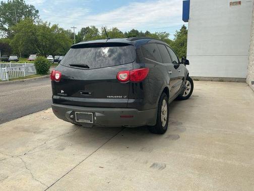 Black Granite Metallic 2009 Chevrolet Traverse LT