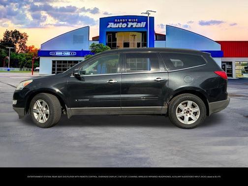 Black Granite Metallic 2009 Chevrolet Traverse LT