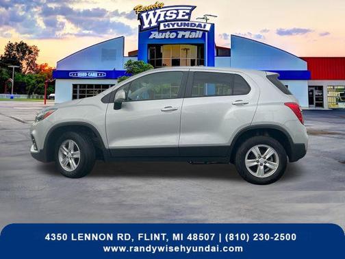Silver Ice Metallic 2020 Chevrolet Trax LS