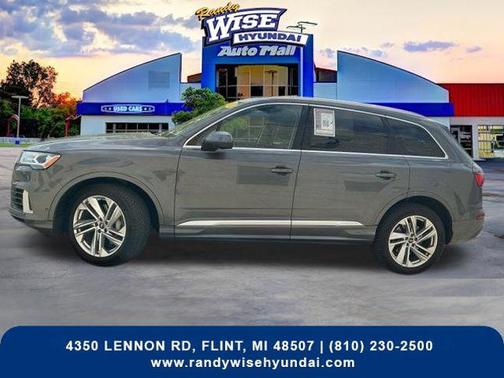 Samurai Gray Metallic 2022 Audi Q7 55 Premium Plus