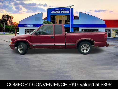 Dark Cherry Red Metallic 2001 Chevrolet S-10 Base