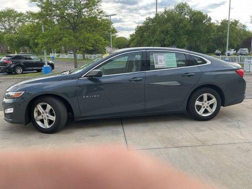 Shadow Gray Metallic 2020 Chevrolet Malibu 1LS