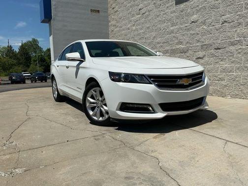 Summit White 2018 Chevrolet Impala 1LT