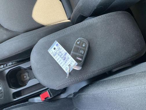 Alpine White 2018 Jeep Renegade Upland