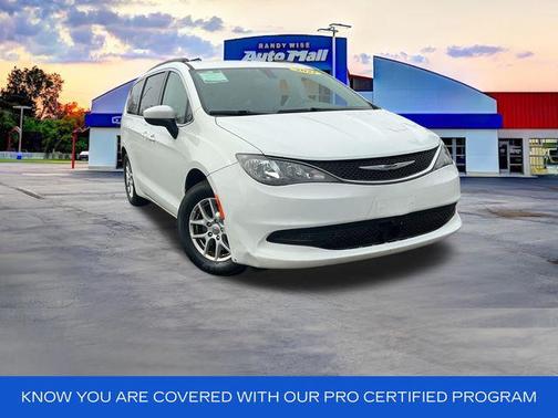 Bright White Clearcoat 2021 Chrysler Voyager LXI