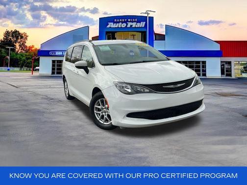 Bright White Clearcoat 2021 Chrysler Voyager LXI