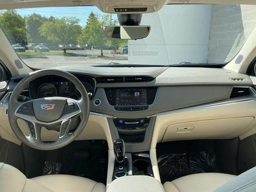 Stellar Black Metallic 2020 Cadillac XT5 Premium Luxury
