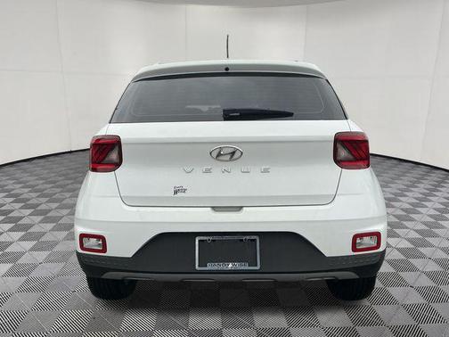 Lunar White 2024 Hyundai VENUE SEL