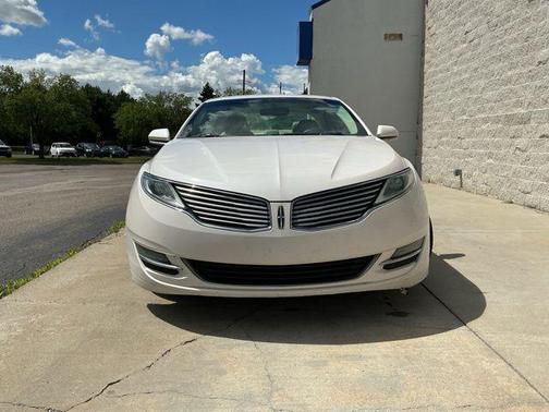White Platinum Clearcoat Metallic 2014 Lincoln MKZ Base