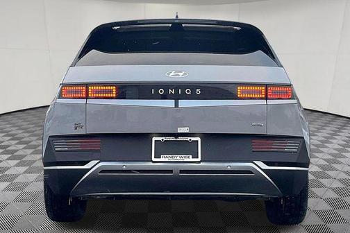 2024 Hyundai IONIQ 5 SE