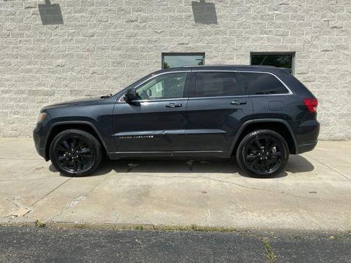 Maximum Steel Metallic Clearcoat 2013 Jeep Grand Cherokee Laredo