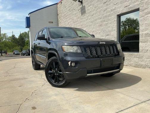 Maximum Steel Metallic Clearcoat 2013 Jeep Grand Cherokee Laredo