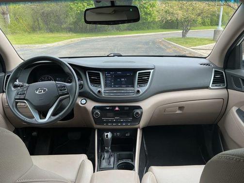 Dazzling White 2018 Hyundai TUCSON SEL Plus