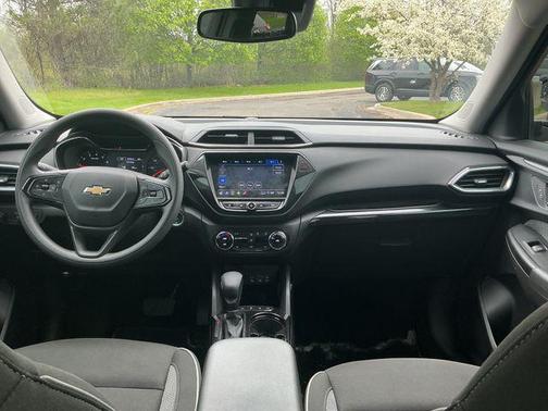 Vivid Orange Metallic 2023 Chevrolet Trailblazer LT