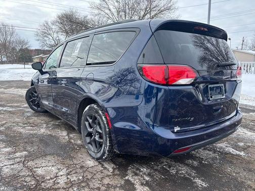 2018 Chrysler Pacifica Touring-L