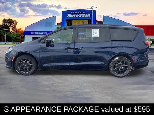 2018 Chrysler Pacifica Touring-L