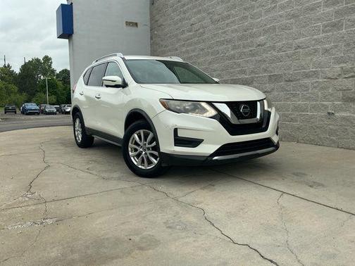 Pearl White 2018 Nissan Rogue SV
