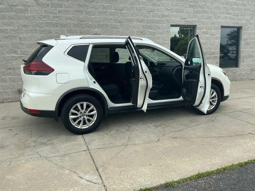 Pearl White 2018 Nissan Rogue SV