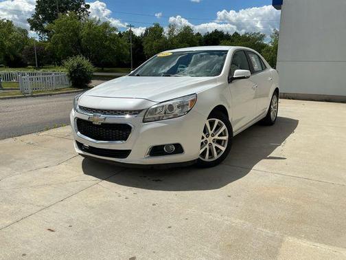 Iridescent Pearl Tricoat 2016 Chevrolet Malibu Limited LTZ