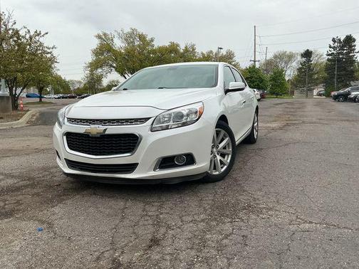 Iridescent Pearl Tricoat 2016 Chevrolet Malibu Limited LTZ