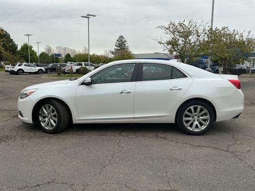 Iridescent Pearl Tricoat 2016 Chevrolet Malibu Limited LTZ