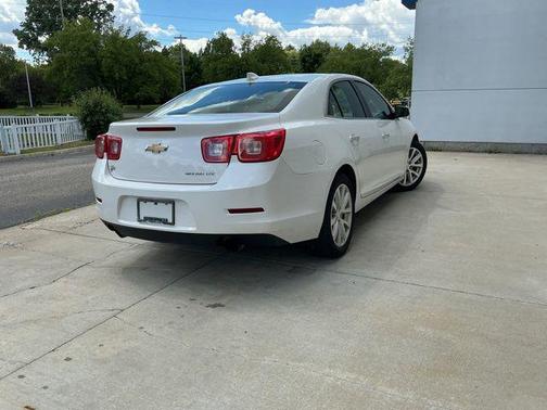 Iridescent Pearl Tricoat 2016 Chevrolet Malibu Limited LTZ