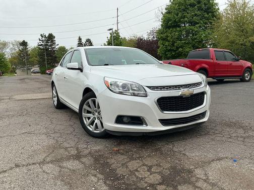 Iridescent Pearl Tricoat 2016 Chevrolet Malibu Limited LTZ