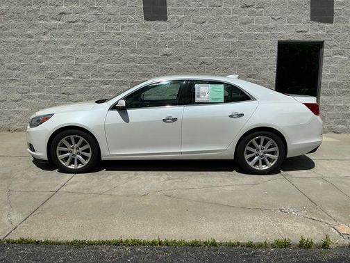 Iridescent Pearl Tricoat 2016 Chevrolet Malibu Limited LTZ