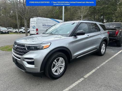 ICONIC SILVER METALLIC 2024 Ford Explorer XLT