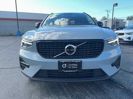 2024 Volvo XC40 Core