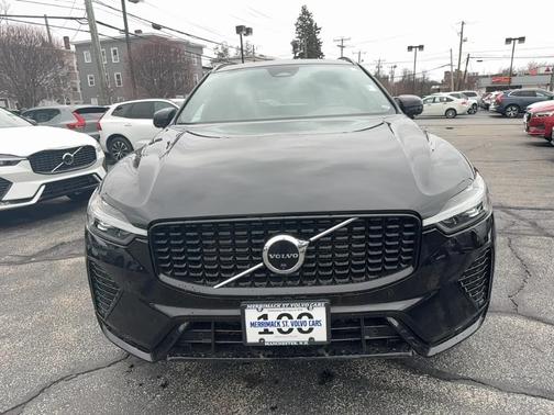 2023 Volvo XC60 B5 Plus Dark Theme