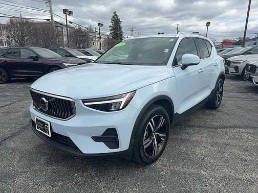 Cloud Blue 2025 Volvo XC40 Core