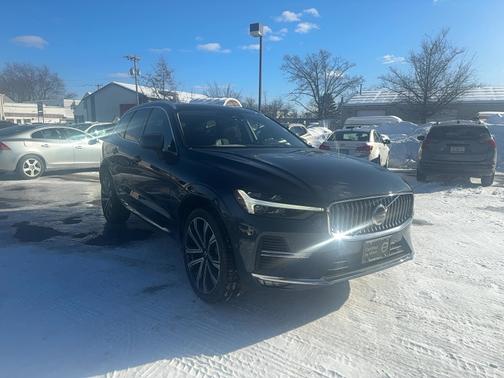 2023 Volvo XC60 B6 Ultimate Bright Theme