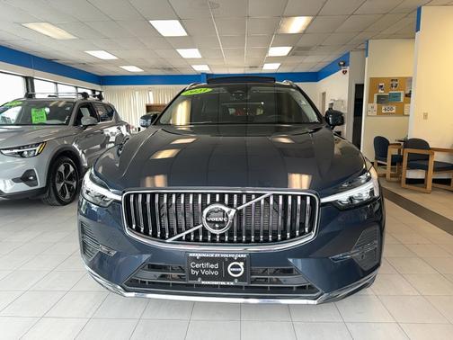 2023 Volvo XC60 B6 Ultimate Bright Theme
