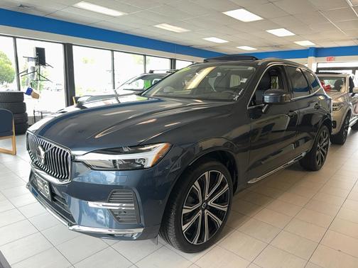 2023 Volvo XC60 B6 Ultimate Bright Theme