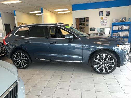 2023 Volvo XC60 B6 Ultimate Bright Theme