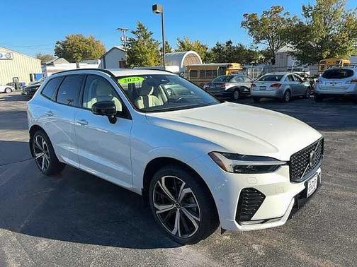 2023 Volvo XC60 Ultimate Dark Theme