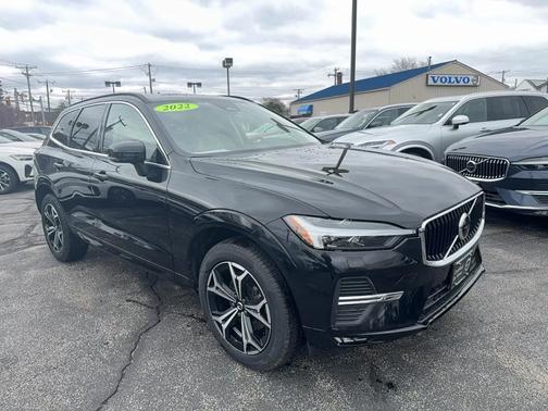 2022 Volvo XC60 Momentum