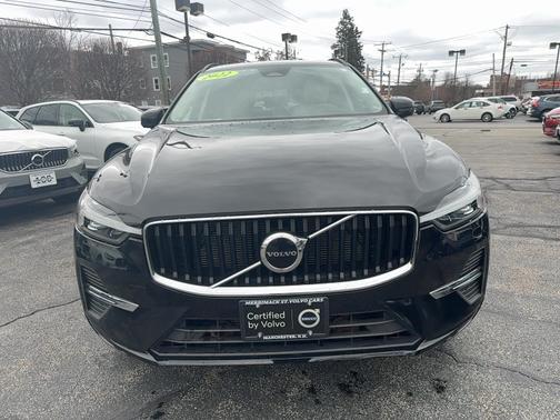 2022 Volvo XC60 Momentum