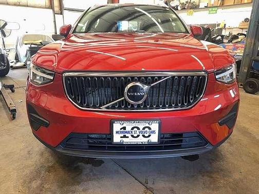2023 Volvo XC40 Core