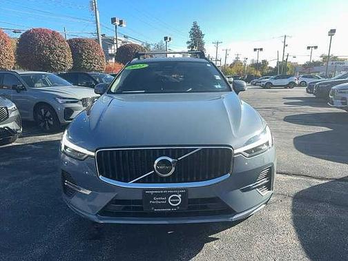 2022 Volvo XC60 Momentum