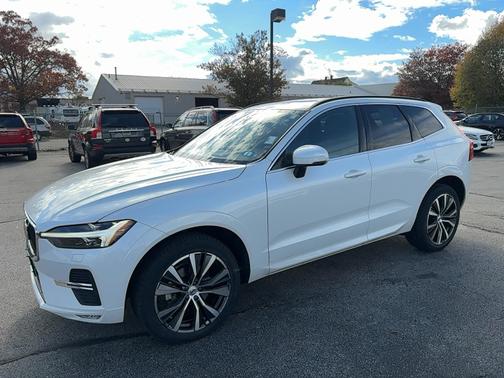 2022 Volvo XC60 Momentum