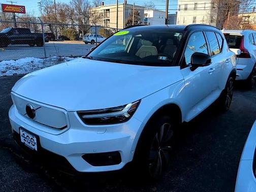 2022 Volvo XC40 Plus