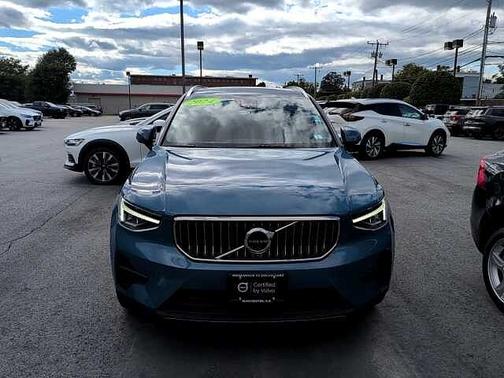 2024 Volvo XC40 Core